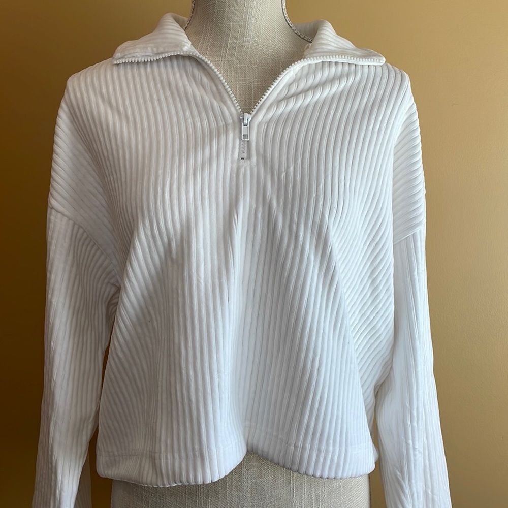 White Cropped Zip-Up